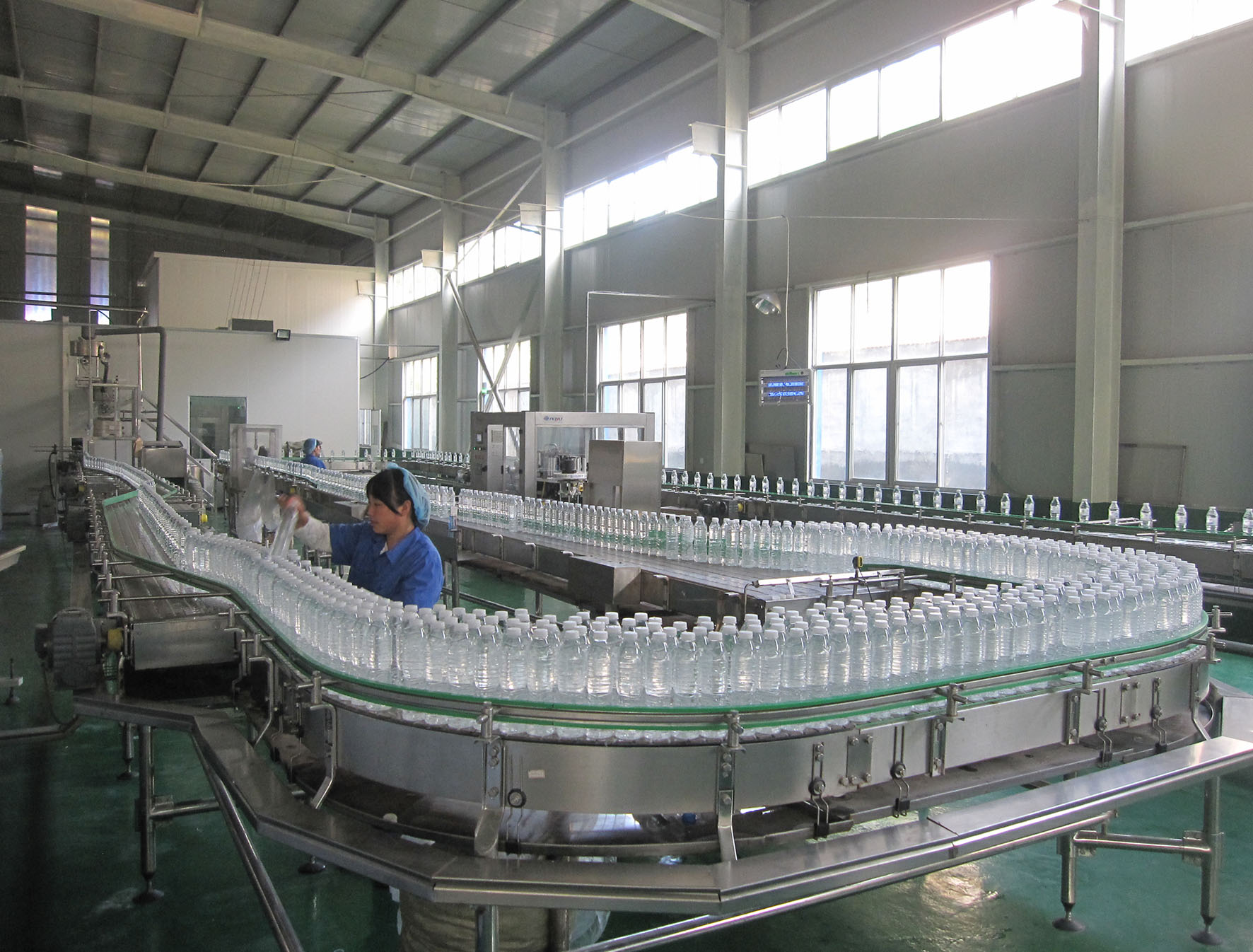 24000瓶/时瓶装水输送线